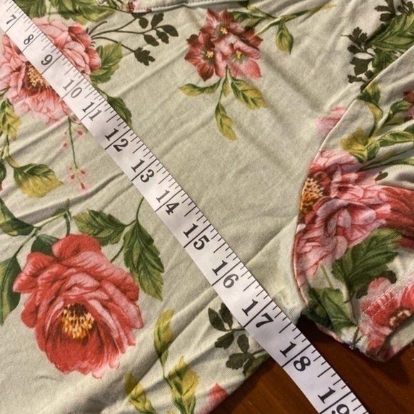 Lime & Chilli Green Floral Short Sleeve Top with Criss Cross‎ Neckline - Picture 7 of 8